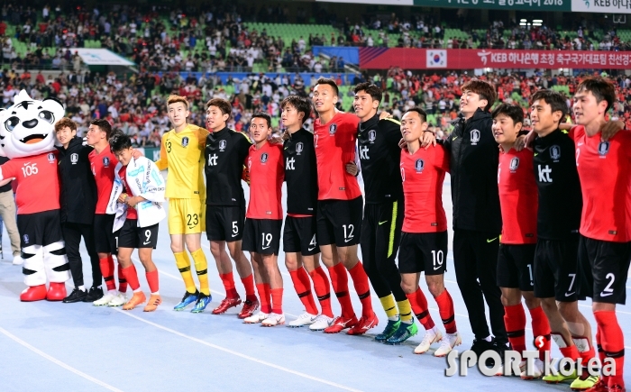 한국축구국가대표단체180528민03.jpg