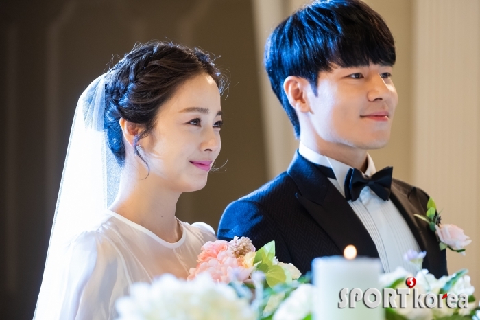 04_(tvN 하이바이,마마!) 김태희X이규형 결혼식.jpg